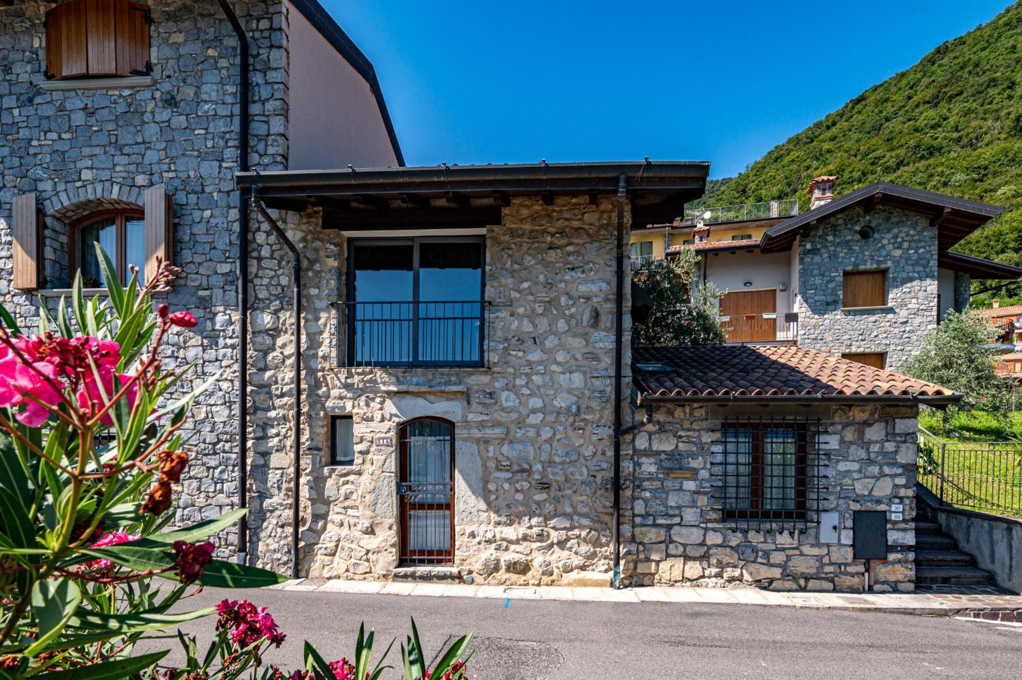 Lago Di Iseo - Lake View House Tavernola Bergamasca Eksteriør bilde